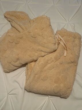 Cozy Floral Plush Hoodie & Jogger Set - Cream